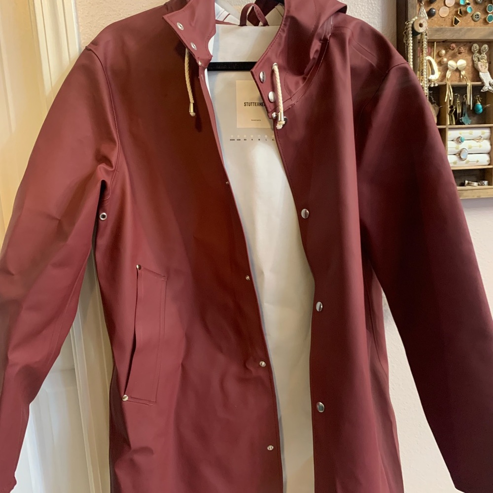 Stutterheim Burgundy Raincoat, Unisex Medium